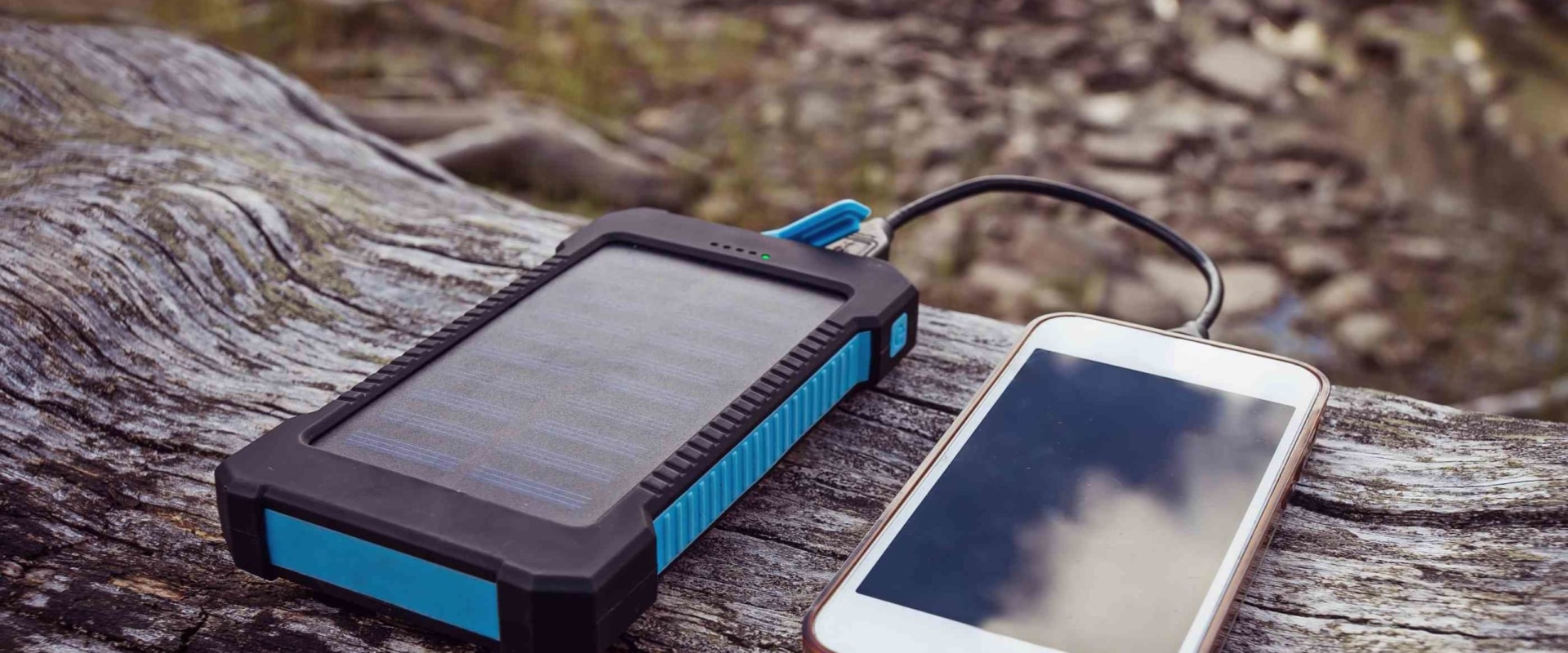 Do you need to charge a solar power bank?